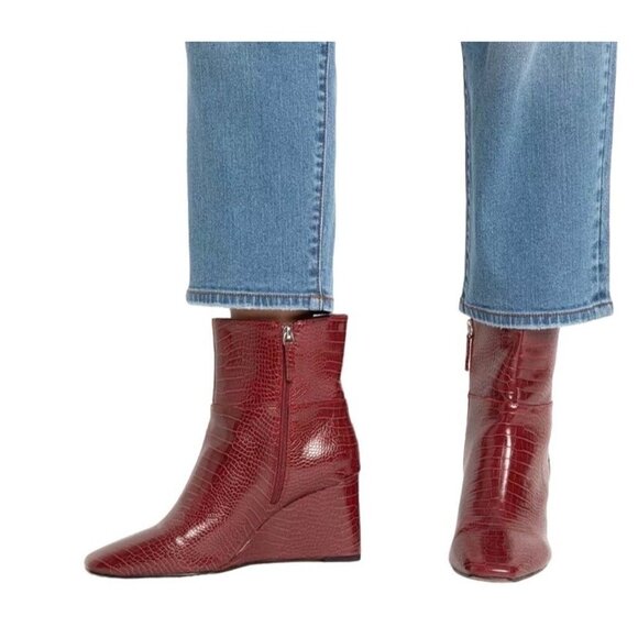 NWT Eloquii Wedge Ankle Boot Color Wine Size 8W - Picture 1 of 10